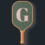 Gepersonaliseerd Eenvoudig Vet Monogram Roze en Gr Pickleball Paddle<br><div class="desc">Maak een verklaring op het veld met deze gepersonaliseerde eenvoudige gedurfde monogram roze en groene pickleball paddle. Met een modern, opvallend ontwerp met felle roze en groene kleuren, kunt u deze peddel aanpassen met uw initialen voor een persoonlijk tintje. Het minimalistische maar opvallende monogram voegt een eigentijdse flair toe, perfect...</div>