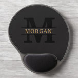 Gepersonaliseerd Elegant Monogram en Naam Gel Muismat<br><div class="desc">Voeg een vleugje elegantie toe aan uw dagelijkse benodigdheden met dit gepersonaliseerde monogram en naamproduct. Met een verfijnd ontwerp en aanpasbare details combineert het sophisticatie en functionaliteit. Of het nu voor persoonlijk gebruik of als een doordacht geschenk is, dit item toont een stijlvol monogram en uw gekozen naam, waardoor het...</div>