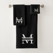 Gepersonaliseerd Elegant Monogram en Naam Zwart Bad Handdoek (Insitu)