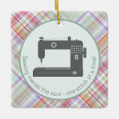 Gepersonaliseerd Elegante Plaid Groene Roze Naaima Keramisch Ornament (Voorkant)