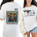 Gepersonaliseerd Elke leeftijd  foto Verjaardag Co T-shirt<br><div class="desc">Vier uw speciale dag in tijdloze stijl met ons gepersonaliseerde Any Age Photo Birthday Cool T-Shirt! Of u nu een mijlpaal herdenkt zoals een 70ste, 80ste of 90ste verjaardag, of de opwinding omarmt om 21, 30, 40, 50 of 60 te worden, ons shirt voegt een vleugje klassieke nostalgie toe aan...</div>