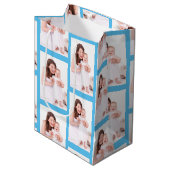 Gepersonaliseerd enkel fotopatroon medium cadeauzakje (Voorkant Gekanteld)