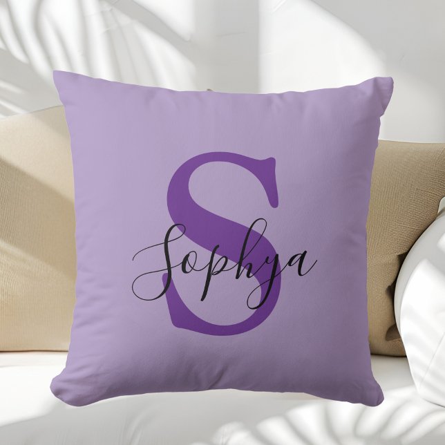 Gepersonaliseerd enkelvoudig Paarse monogram Kussen (Creator heeft geüpload)