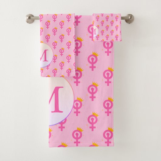 Gepersonaliseerd feministisch roze bad handdoek (Insitu)