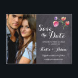 Gepersonaliseerd, Foto sparen de datum, Rustic Aankondigingskaart<br><div class="desc">Robuust ontwerp voor uw "sparen de datum"aankondiging. Met de hand geschilderde waterverf bloemen op een achtergrond van het karton. Pas door de tekst met uw details te vervangen aan en uw favoriete foto van het verloving te kiezen aan.</div>