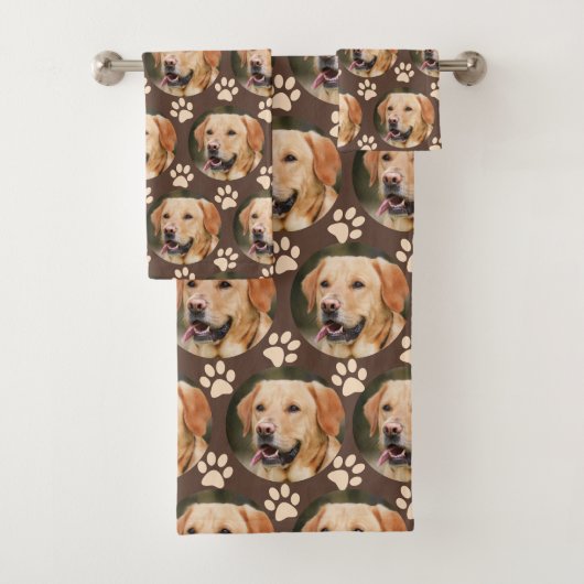 Gepersonaliseerd fotopatroon van Pet Dog Brown Bad Handdoek (Insitu)