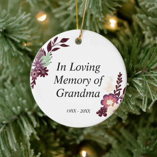 Gepersonaliseerd gedenkteken in het liefdevol gehe keramisch ornament (Boom)