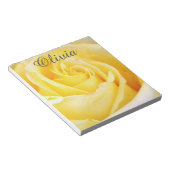 Gepersonaliseerd Geel RozenNotitieblok Notitieblok (Schuin)