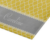 Gepersonaliseerd geel wit grijs quatrefoliepatroon snijplank (Hoek)