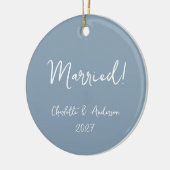 Gepersonaliseerd getrouwd stel handgeschreven blau keramisch ornament (Links)