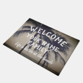 Gepersonaliseerd gezinslapengat met coole strandfo deurmat (Schuin)