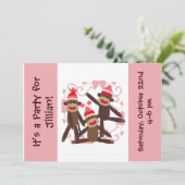 Gepersonaliseerd Girl Sock Monkey 5x7 Uitnodiginge Kaart (Staand voorkant)