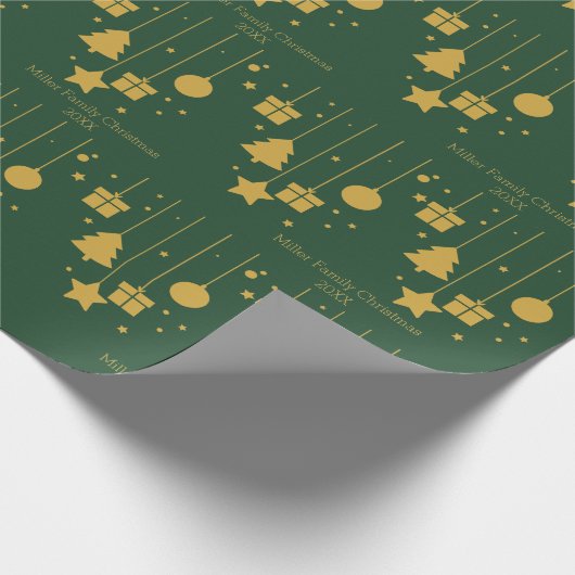 Gepersonaliseerd Goud Groen Ornament Kerst Cadeaupapier (Hoek)