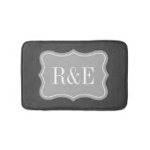 Gepersonaliseerd grijs en wit monogram badmat (Voorkant)