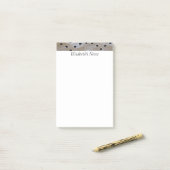 Gepersonaliseerd grijs met zwarte cirkels post-it® notes (Op bureau)