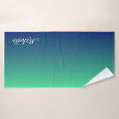 Gepersonaliseerd groen en blauw ombre badhanddoek (Badhanddoek)
