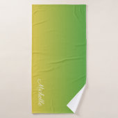 Gepersonaliseerd groen en geel ombre badhanddoek (Badhanddoek)