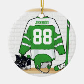 Gepersonaliseerd groen en wit ijs Hockey Jersey Keramisch Ornament (Voorkant)