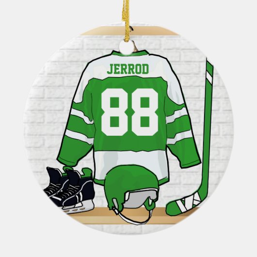 Gepersonaliseerd groen en wit ijs Hockey Jersey Keramisch Ornament (Achterkant)