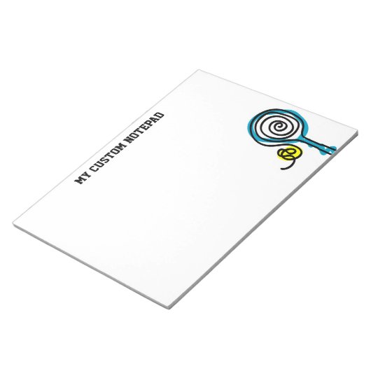 Gepersonaliseerd groot tennisracquet en bal notitieblok (Schuin)