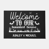 Gepersonaliseerd Halloween Haunted House Deurmat (Voorkant)