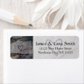 Gepersonaliseerd hart op grijze stenen muur etiket (Insitu)