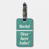 Gepersonaliseerd hier babe | Funny Bagagelabel (Achterkant verticaal)