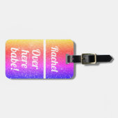 Gepersonaliseerd hier babe | Funny Bagagelabel (Voorkant horizontaal)
