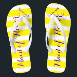 Gepersonaliseerd id van Honor Paars Geel Elke Kleu Teenslippers<br><div class="desc">Geel en Witte Stripes Pattern Paarse Kiss Font - Verander Geel en Klein in om het even welke Kleur door te klikken aanpassen. En zeg alles wat je maar wilt. Maak deze van een soort teenslipper met UW bericht op hen. Wees het praatje over het strand!</div>
