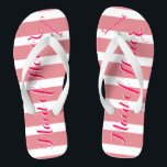 Gepersonaliseerd id van Honor Pink of Elke kleur Teenslippers<br><div class="desc">Roze patroon met strips - Wijzigen in elke kleur door op Aanpassen te klikken. En zeg alles wat je maar wilt. Maak deze van een soort teenslipper met UW bericht op hen. De bridesmaids, bachelorette party, kustlijn aan de tropische kust, oceaancruisesstrand, trouwfeestcadeaus, bestemmingseiland, cruiseschip bruiloft, bruidsgeschenk, bruidscadeaus van de bruidspartij...</div>