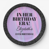 Gepersonaliseerd in haar verjaardagsevenement papieren bordje (Voorkant)