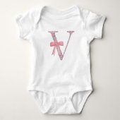 Gepersonaliseerd Initiaal Baby Meisje "V" Romper (Voorkant)