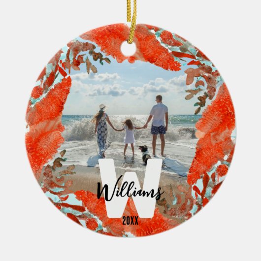 Gepersonaliseerd Initiaal, naam, jaar & rood koraa Keramisch Ornament (Voorkant)