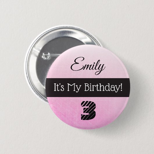 Gepersonaliseerd is de Button van My Birthday Pink (Voorkant /achterkant)