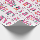 Gepersonaliseerd is een meisje Magenta Floral lett Cadeaupapier (Hoek)