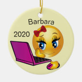 Gepersonaliseerd kerst computermeisje keramisch ornament (Voorkant)