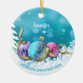 Gepersonaliseerd kerstfeest met de grootste vrouw keramisch ornament (Voorkant)