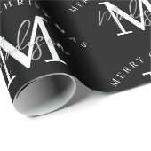 Gepersonaliseerd kerstzwart wit monogram cadeaupapier (Rol Hoek)