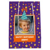 Gepersonaliseerd Kind Foto Happy Birthday w / Blue Medium Cadeauzakje (Achterkant)