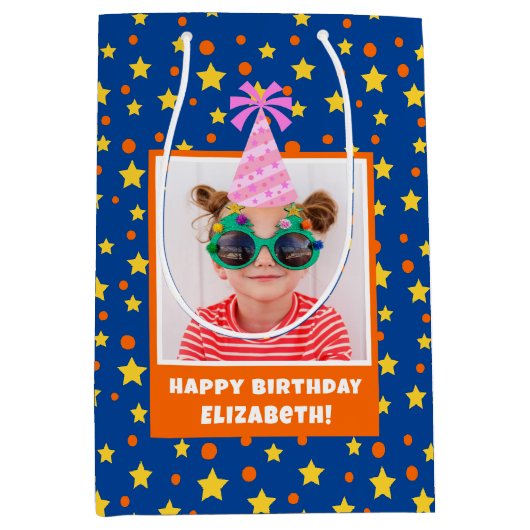 Gepersonaliseerd Kind Foto Happy Birthday w / Roze Medium Cadeauzakje (Voorkant)