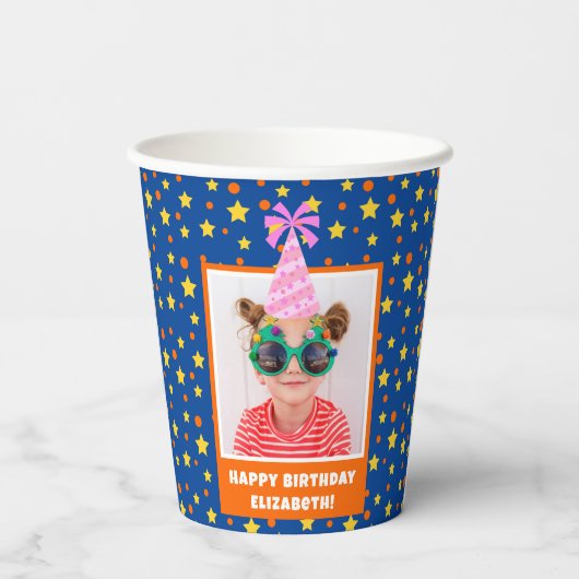 Gepersonaliseerd Kind Foto Happy Birthday w / Roze Papieren Bekers (Achterkant)