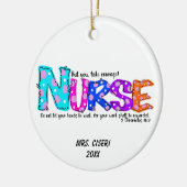 Gepersonaliseerd kleurig verpleegkundig Gezegde Keramisch Ornament (Links)