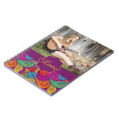 Gepersonaliseerd kleurrijk zwenpatroon met wielstr notitieboek (Linkerzijde)