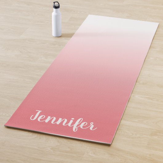 Gepersonaliseerd lichtkoraal en witte ombre yogamat (In situ)
