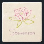 Gepersonaliseerd Lotus Flower/Water Lily Illustrat Stenen Onderzetter<br><div class="desc">Een omtrek van een lotusbloem/waterlelie. De in roze geschetste zaden en de in groen geschetste bladeren. Aanpassen met jouw naam.</div>