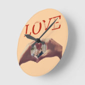 Gepersonaliseerd LOVE Acroniem Foto Ronde Klok (Hoek)