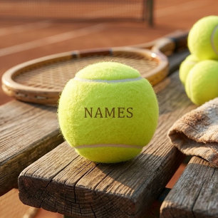 Gepersonaliseerd met achternaam of bijnaam erop tennisballen