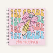 Gepersonaliseerd met naam 1st Grade Teacher Custom Notitieboek (Voorkant)