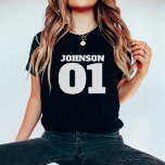 Gepersonaliseerd met naam Aangepast nummer Familie T-shirt<br><div class="desc">Verhoog uw gezinsvakantiestijl met het "Gepersonaliseerd met naam Custom Number Family Vacation T-Shirt." Dit gepersonaliseerde shirt heeft een uniform ontwerp met de familienaam, het jaar en de individuele namen en nummers, zodat elk familielid opvalt in stijl. Of u nu nieuwe bestemmingen verkent of een sportteam aanmoedigt, deze shirten bieden een...</div>