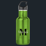 Gepersonaliseerd modern groen monogram waterfles<br><div class="desc">Aangepast Meergroen monogram roestvrij stalen flesje</div>